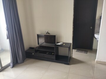 Living Room in 1.5 BHK Apartment at Amanora Future Towers, Hadapsar – for Rent