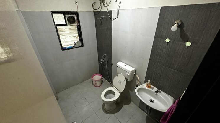 Bathroom, aundh 2 Bedroom 1000 Sq.Ft. Apartment In Aundh Pune 8983620