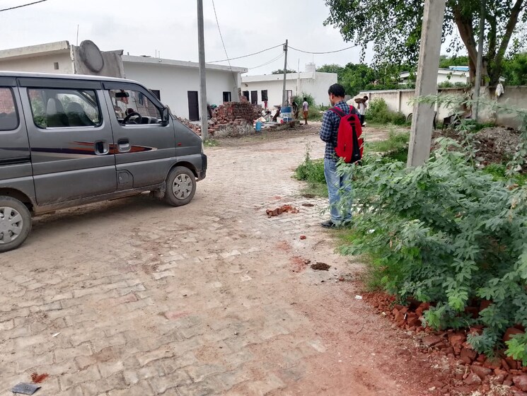  Parking, sector 150  900 Sq.Ft. Plot In Sector 150 Noida 8983637