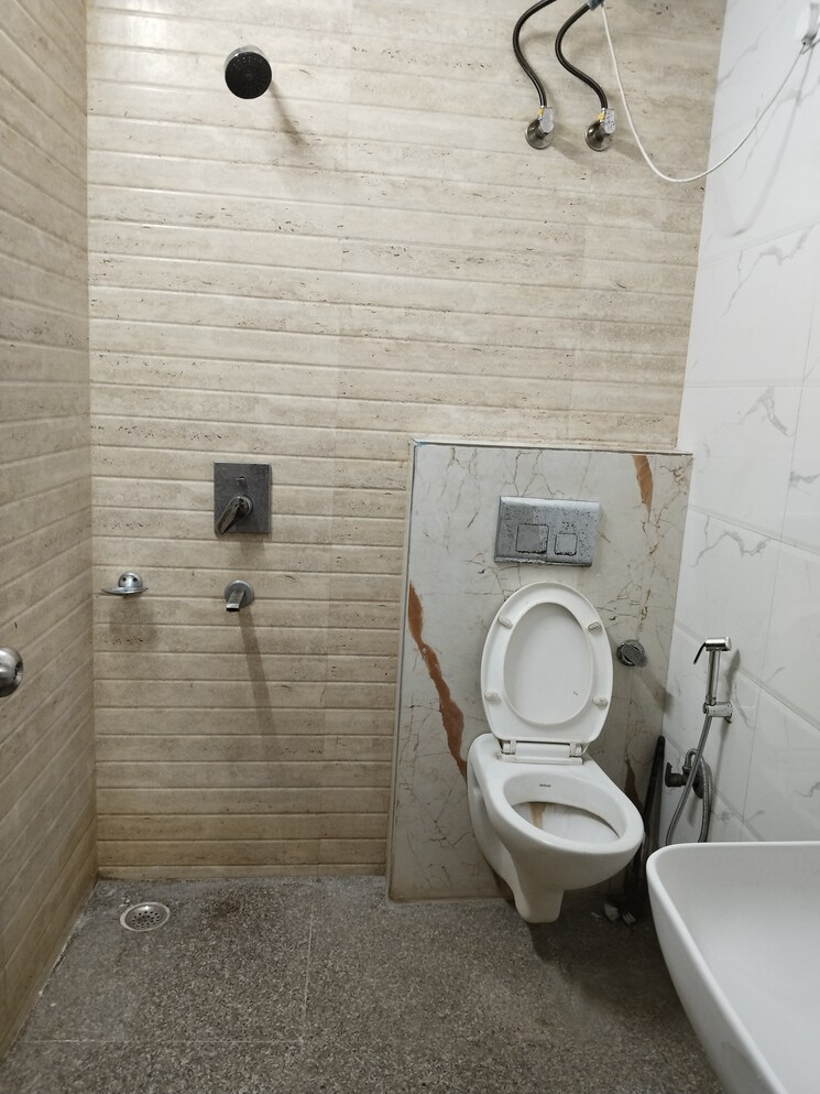 Attached Bathroom, panchsheel vihar 1 Bedroom 500 Sq.Ft. Apartment In Panchsheel Vihar Delhi 8983641
