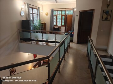Gym in 3 BHK Builder Floor at South City 1 – for Rent