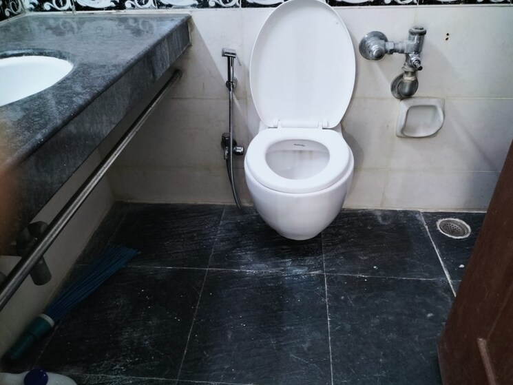 Bathroom, k-raheja-heights 2 Bedroom 1165 Sq.Ft. Apartment In Malad East Mumbai 8983720