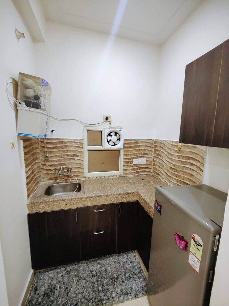 Kitchen, dlf city phase 3 1 Bedroom 540 Sq.Ft. Builder Floor In Dlf City Phase 3 Gurgaon 8983699