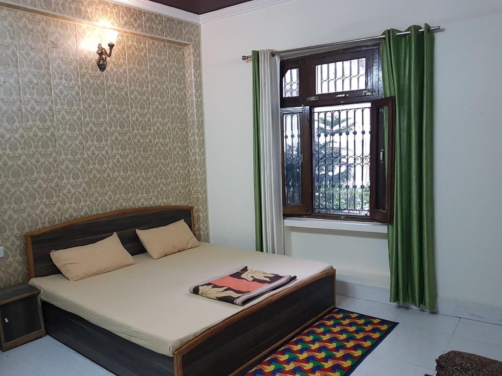 3 BHK + Extra Room Apartment For Rent in 3 Bhk Flat Is Available F