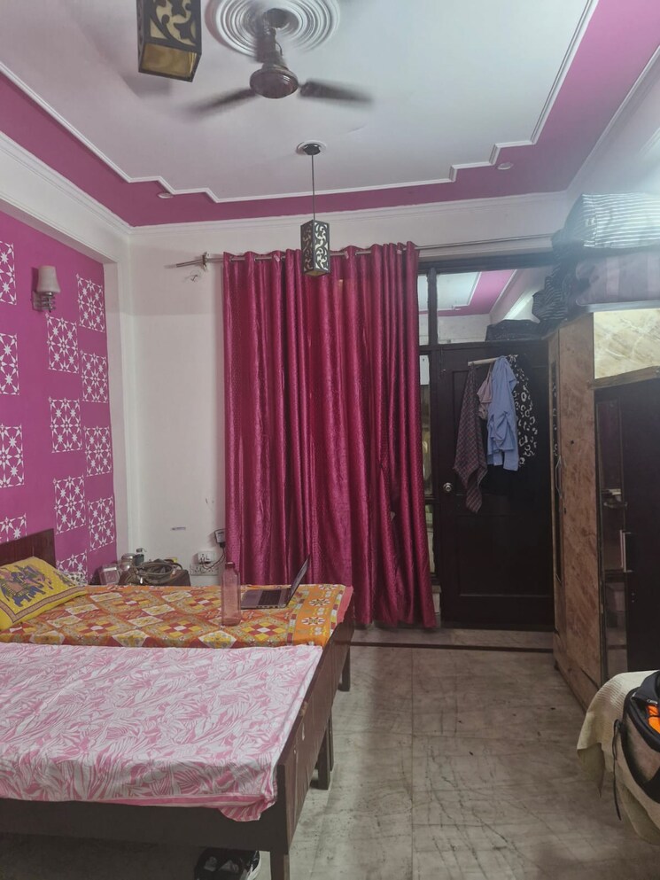 Room, sector 71 Pg For Girls In Sector 71 8983769