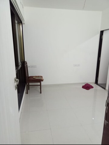 Room in 1 BHK Apartment at Chandak Nishchay, Borivali East – for Rent