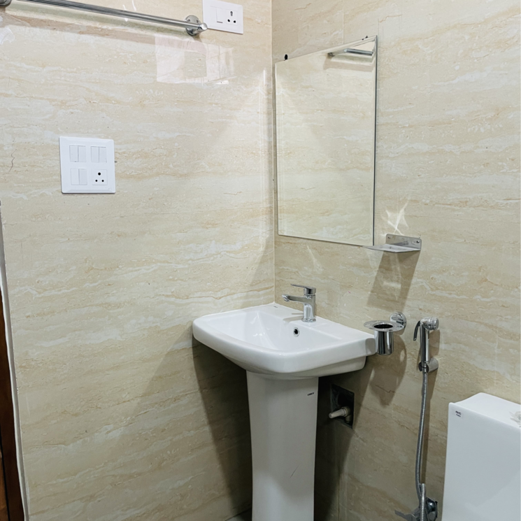 Attached Bathroom, sector 21 1.5 Bedroom 900 Sq.Ft. Builder Floor In Sector 21 Gurgaon 8983780