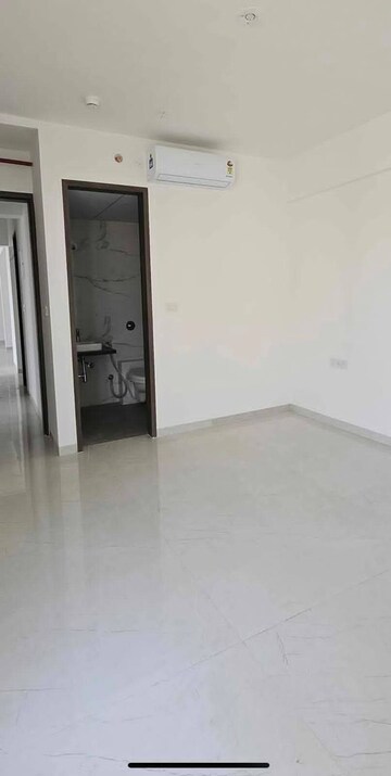 Room in 3 BHK Apartment at Goel Ganga Serio, Kharadi – for Rent
