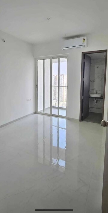 Room in 3 BHK Apartment at Goel Ganga Serio, Kharadi – for Rent