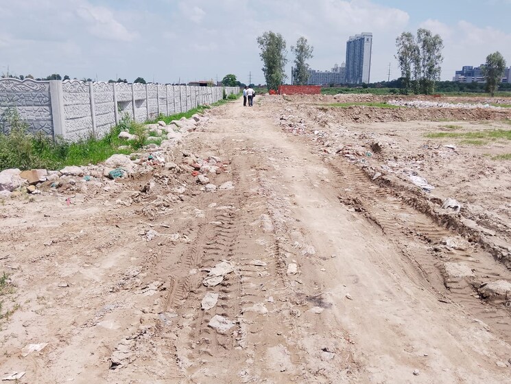 undefined, sector 143  50 Sq.Yd. Plot In Sector 143 Noida 8983774