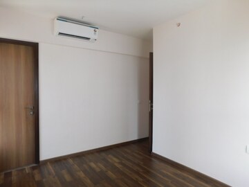 Room in 1.5 BHK Apartment at Piramal Vaikunth, Balkum Pada – for Sale