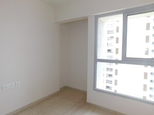 Room in 1.5 BHK Apartment at Piramal Vaikunth, Balkum Pada – for Sale