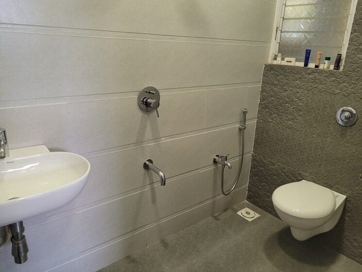 Bathroom, yash-florencia 2 Bedroom 780 Sq.Ft. Apartment In Kondhwa Pune 8983807