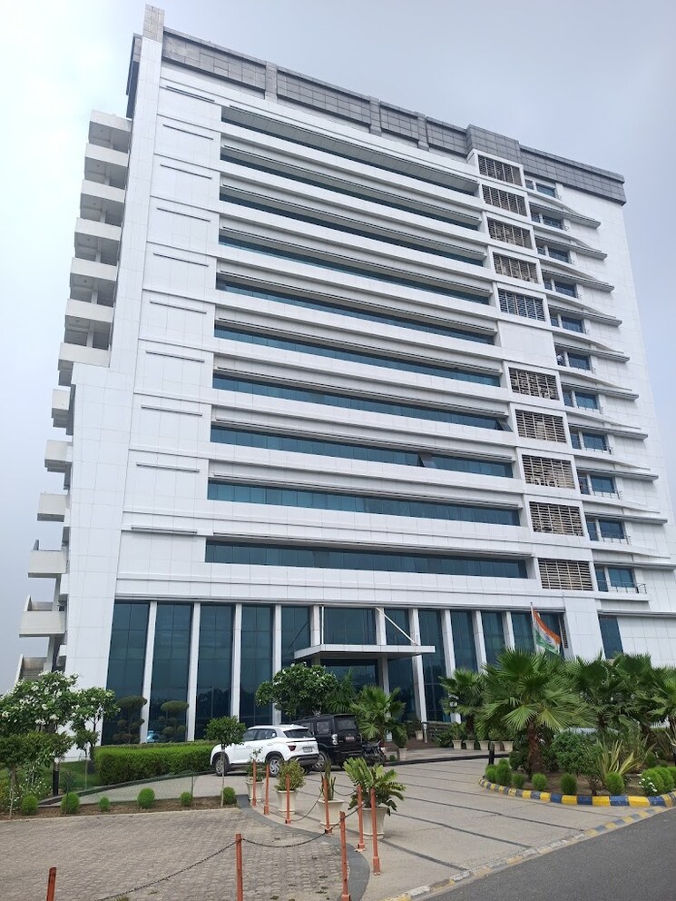 Exterior View, ansal-fortune-arcade Commercial Office Space 1585 Sq.Ft. In Sector 18 Noida 8983866