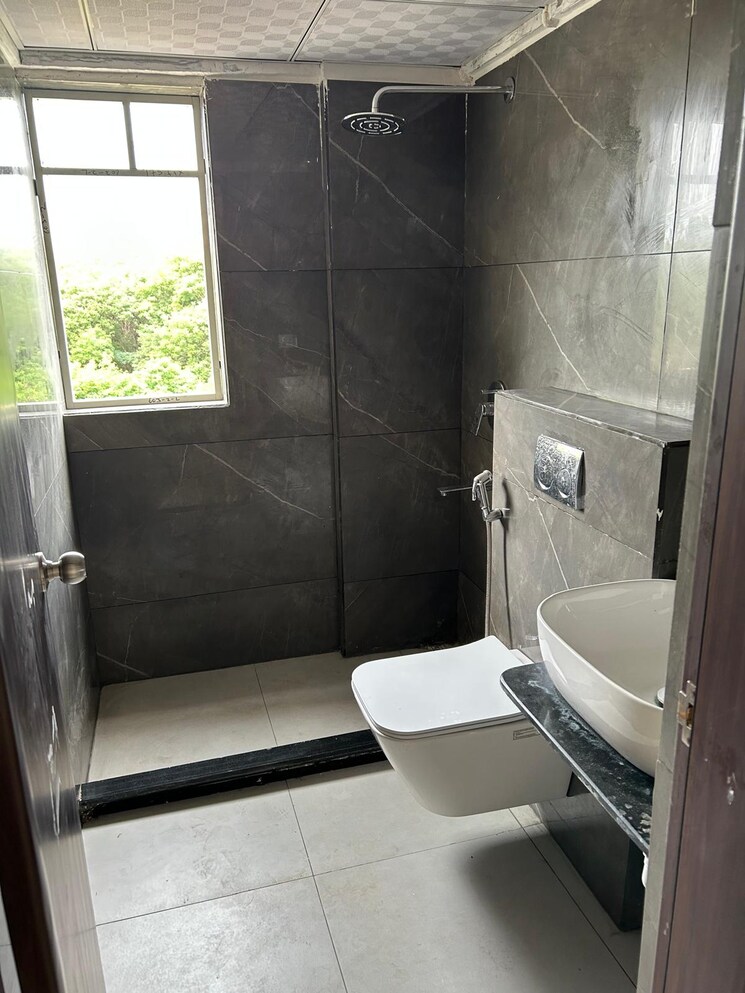 Bathroom, tribeca-yoo-one 3 Bedroom 1850 Sq.Ft. Apartment In Nibm Pune 8983885
