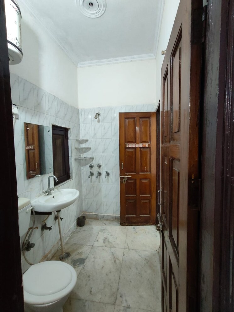 Bathroom, sector 45 2 Bedroom 1860 Sq.Ft. Builder Floor In Sector 45 Gurgaon 8983934