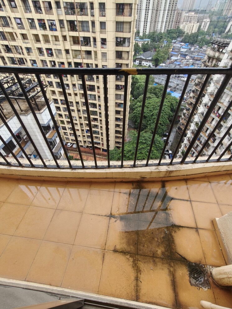 Balcony, everest-world-gardenia 2 Bedroom 870 Sq.Ft. Apartment In Dhokali Thane 8983946