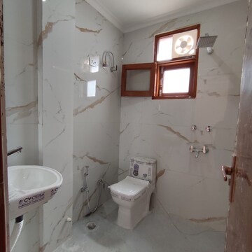 Attached Bathroom in 1 BHK Apartment at Chattarpur – for Rent
