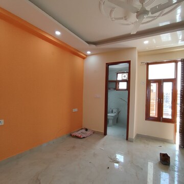 Room in 1 BHK Apartment at Chattarpur – for Rent