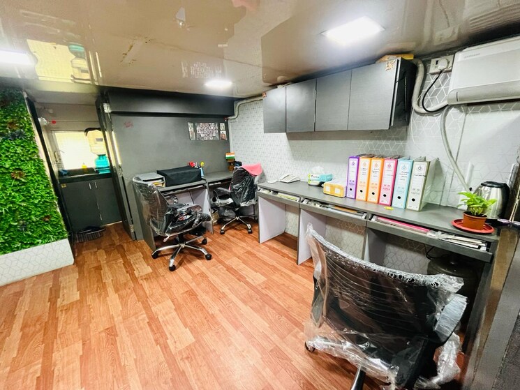 Gym, haware-fantasia Commercial Office Space 250 Sq.Ft. In Vashi Sector 28 Navi Mumbai 8984000