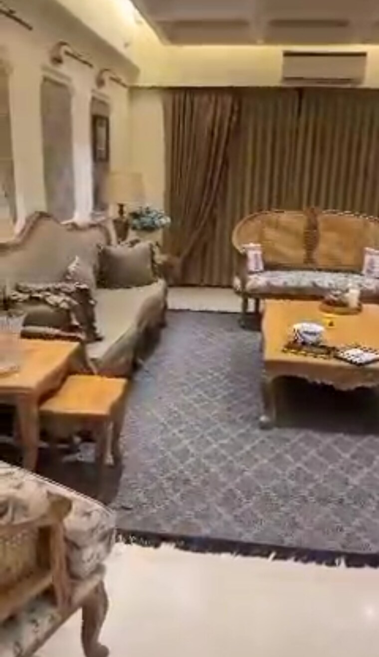 Living Room, parx-laureate 4 Bedroom 4545 Sq.Ft. Apartment In Sector 108 Noida 8984073