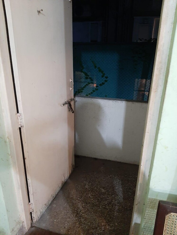 Bathroom, viman nagar 1 Bedroom 400 Sq.Ft. Apartment In Viman Nagar Pune 8984014