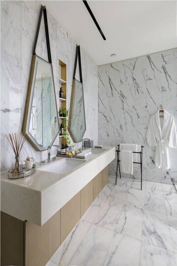 Bathroom in 4 BHK Apartment at Lodha Supremus Worli, Worli – for Sale