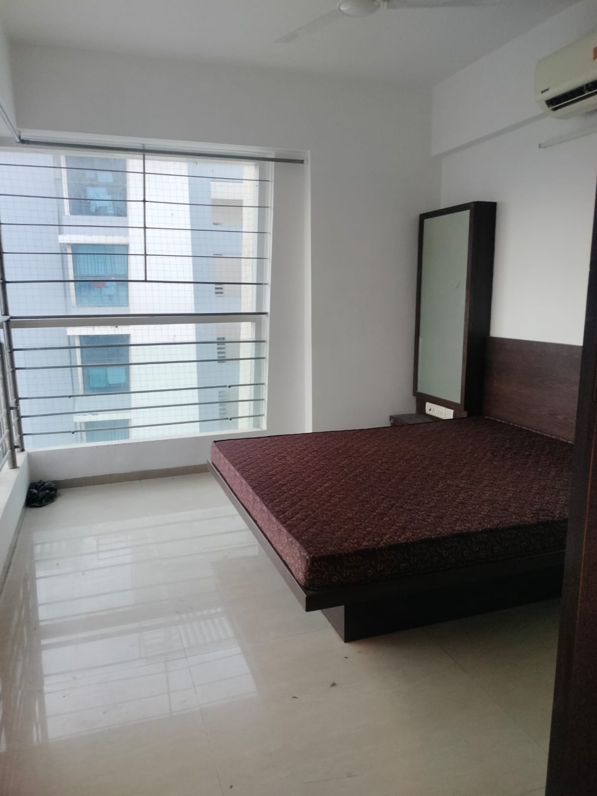 3 BHK + Extra Room 1200 Sq.Ft. Apartment in Dosti Flamingos