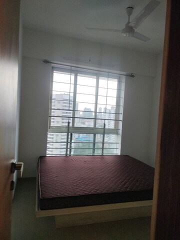 Room in 3 BHK Apartment at Dosti Flamingos, Parel – for Rent