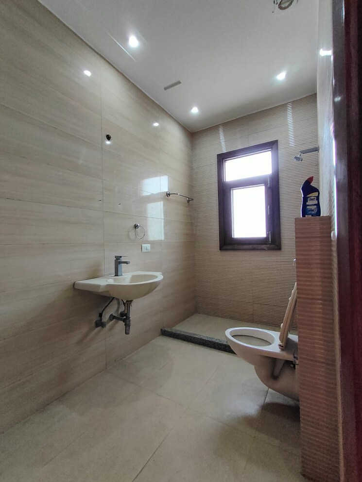 Bathroom, sector 45 2 Bedroom 1600 Sq.Ft. Builder Floor In Sector 45 Gurgaon 8984105