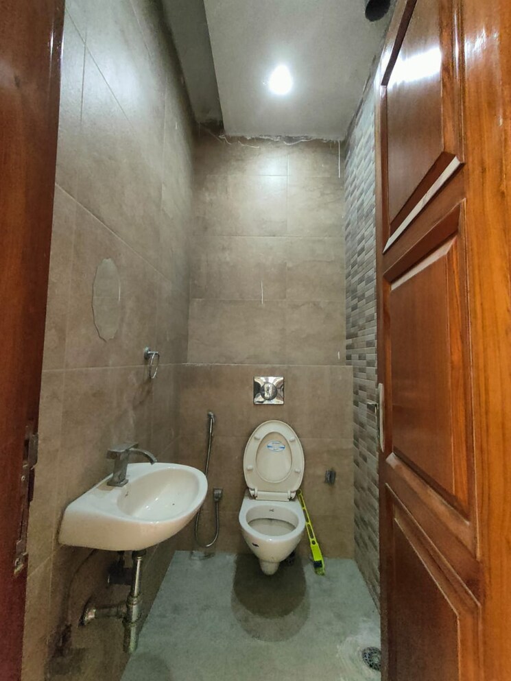 Bathroom, sector 45 2 Bedroom 1600 Sq.Ft. Builder Floor In Sector 45 Gurgaon 8984105
