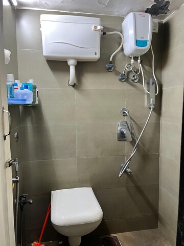 Bathroom in  Pg at Malad West – for Rent