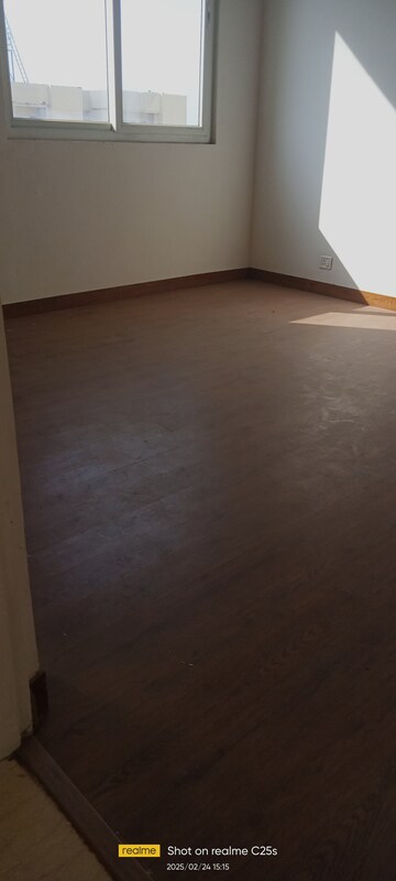 Room in 3.5 BHK Apartment at Tulip Ace, Sector 89 – for Rent