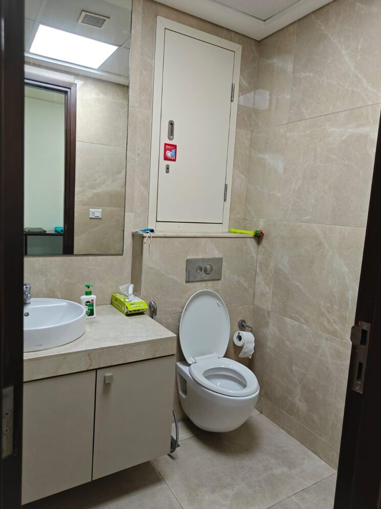 Bathroom, prabhadevi 4 Bedroom 2014 Sq.Ft. Apartment In Prabhadevi Mumbai 8984185