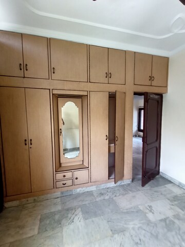 Building Lobby in 2 BHK Independent House at Sector 16 – for Rent