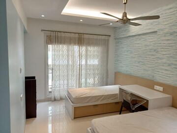 Bedroom in 3 BHK Apartment at Elizabeth Home, Santacruz West – for Rent