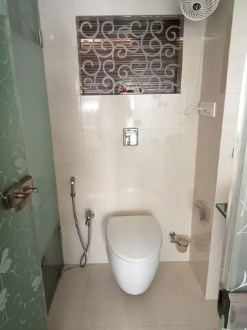 Attached Bathroom in 3 BHK Apartment at Elizabeth Home, Santacruz West – for Rent