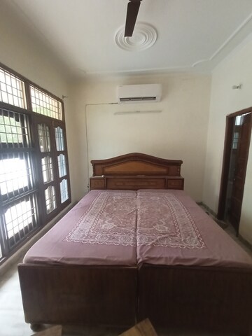 Bedroom in 3 BHK Independent House at Sector 21 – for Rent