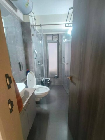 Attached Bathroom in 4 BHK Apartment at Andheri West – for Rent