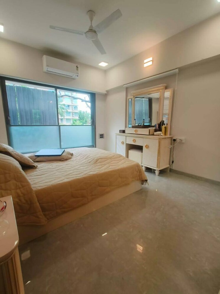 Master Bedroom, andheri west 4 Bedroom 2000 Sq.Ft. Apartment In Andheri West Mumbai 8984302