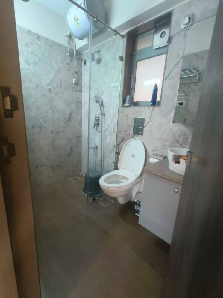 Bathroom, andheri west 4 Bedroom 2000 Sq.Ft. Apartment In Andheri West Mumbai 8984302