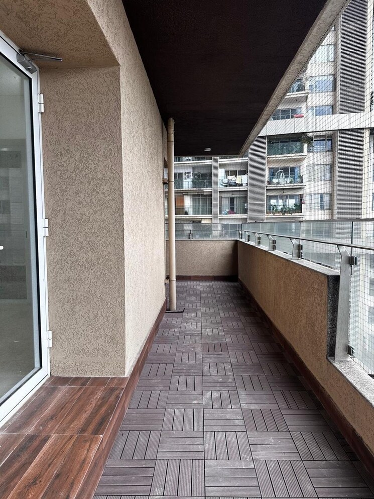 Balcony, lokhandwala-minerva-mahalaxmi 4 Bedroom 2019 Sq.Ft. Apartment In Mahalaxmi Mumbai 8984294