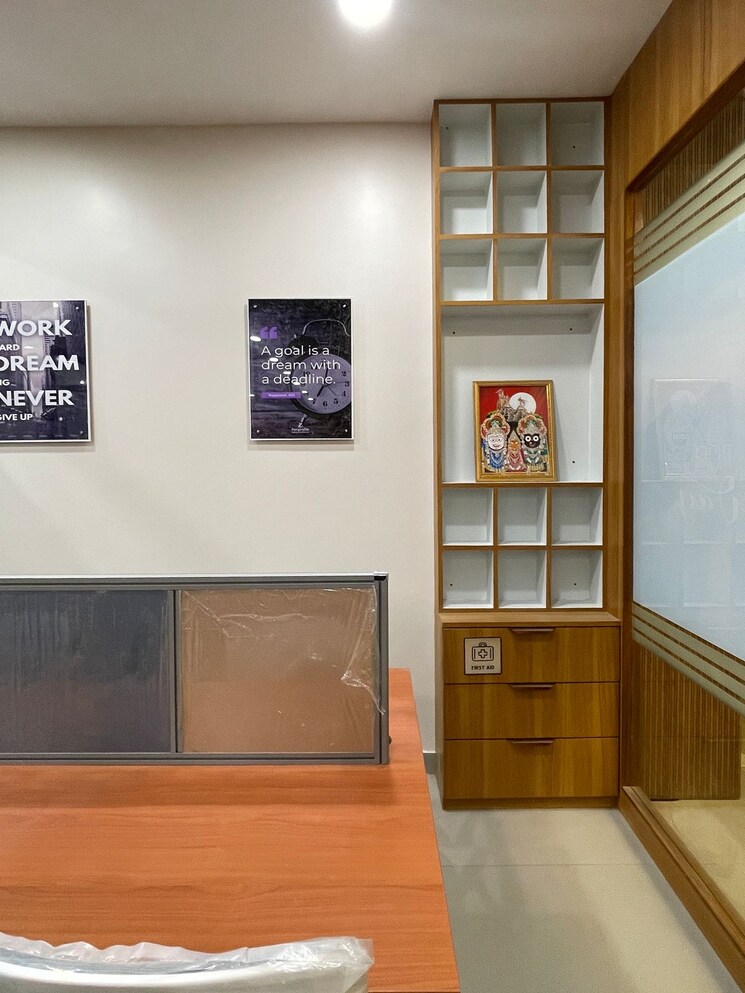 Room, mani-casadona Commercial Office Space 1750 Sq.Ft. In New Town Kolkata 8984296