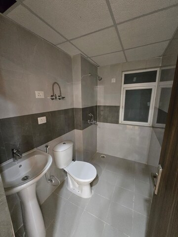  3 BHK Apartment at Aims Greens Avenue, Sector 4 Greater Noida – for Sale