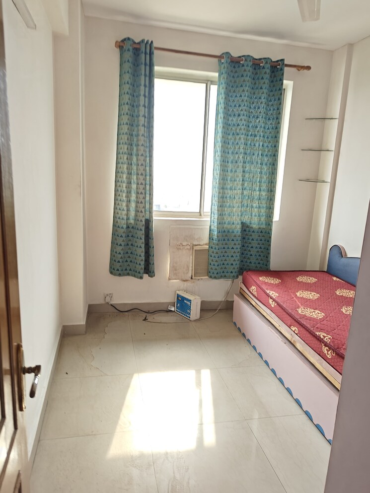 Bedroom, dlf-ridgewood-estate 3 Bedroom 1371 Sq.Ft. Apartment In Dlf Phase iv Gurgaon 8984342