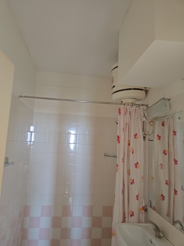  3 BHK Apartment at DLF Ridgewood Estate, Dlf Phase iv – for Rent