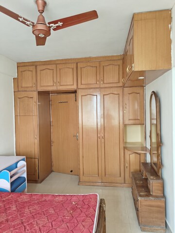 Master Bedroom in 3 BHK Apartment at DLF Ridgewood Estate, Dlf Phase iv – for Rent