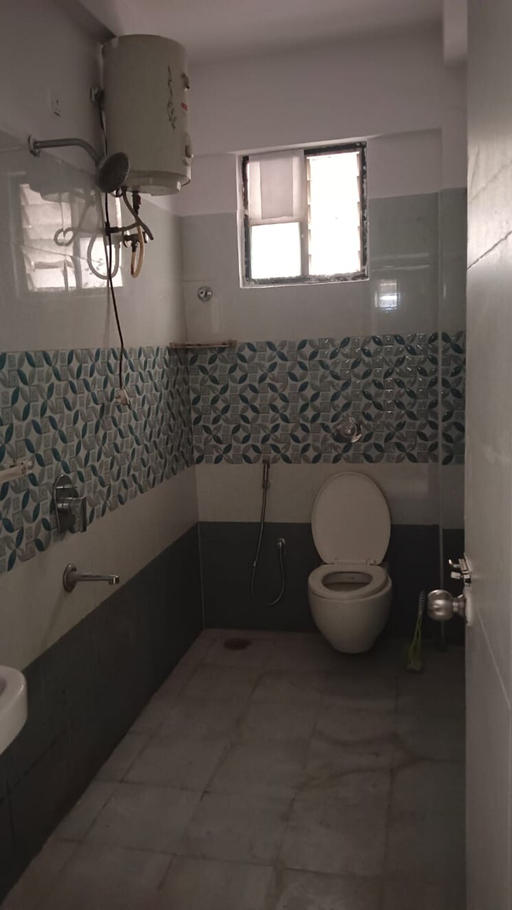 Bathroom, manikonda 3 Bedroom 2000 Sq.Ft. Apartment In Manikonda Hyderabad 8984364