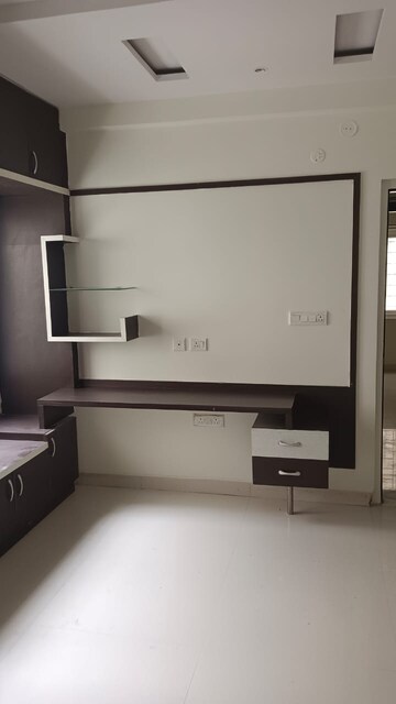 Room in 3 BHK Apartment at Manikonda – for Rent
