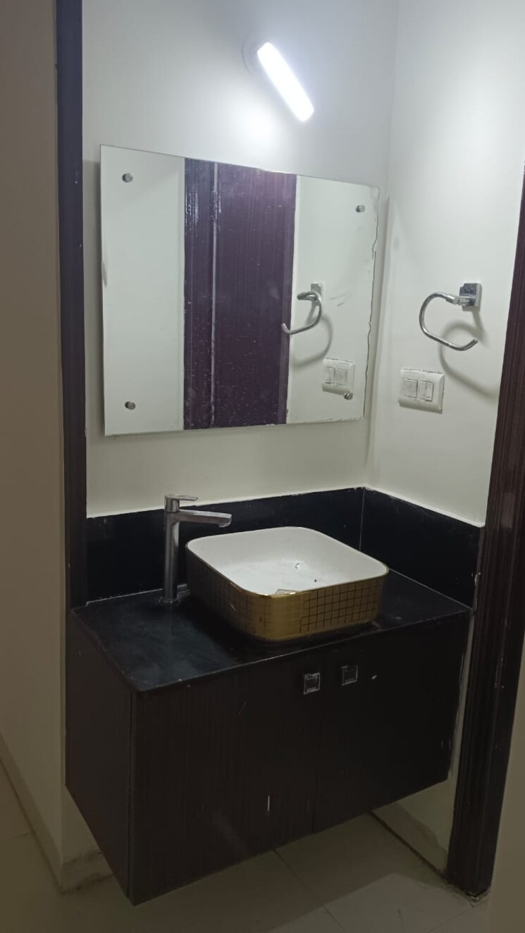 Bathroom, manikonda 3 Bedroom 2000 Sq.Ft. Apartment In Manikonda Hyderabad 8984364
